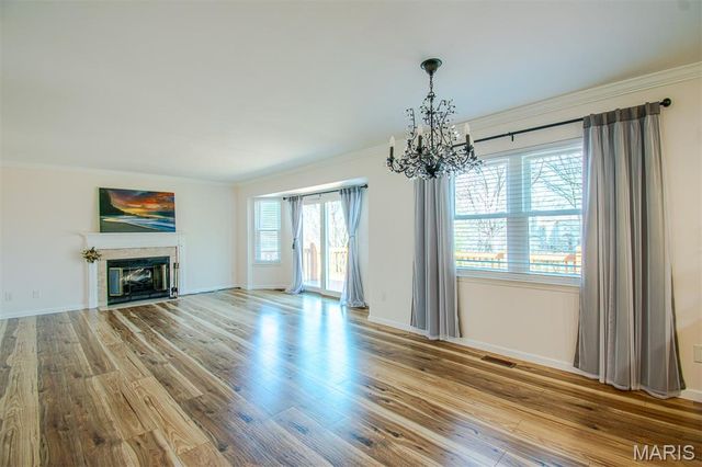 1228 EAGLES CREST Lane, St Charles, MO 63303