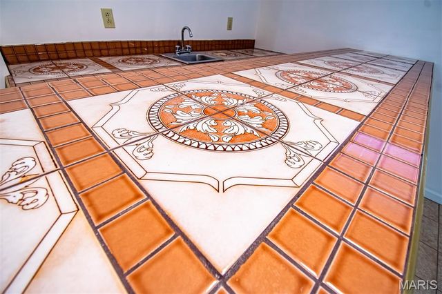 1228 EAGLES CREST Lane, St Charles, MO 63303