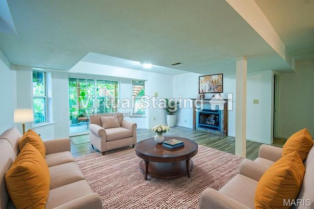 1228 EAGLES CREST Lane, St Charles, MO 63303