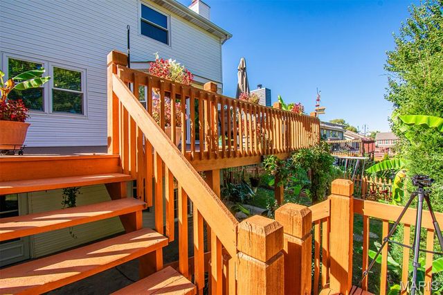 1228 EAGLES CREST Lane, St Charles, MO 63303