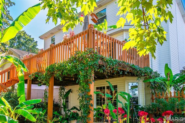 1228 EAGLES CREST Lane, St Charles, MO 63303