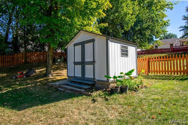 1228 EAGLES CREST Lane, St Charles, MO 63303