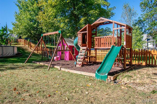 1228 EAGLES CREST Lane, St Charles, MO 63303