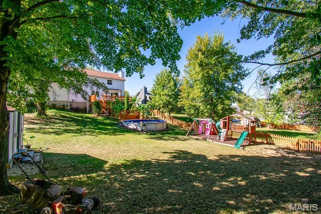 1228 EAGLES CREST Lane, St Charles, MO 63303