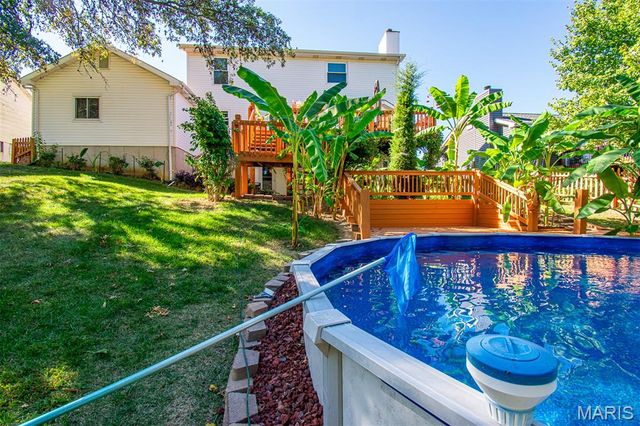 1228 EAGLES CREST Lane, St Charles, MO 63303