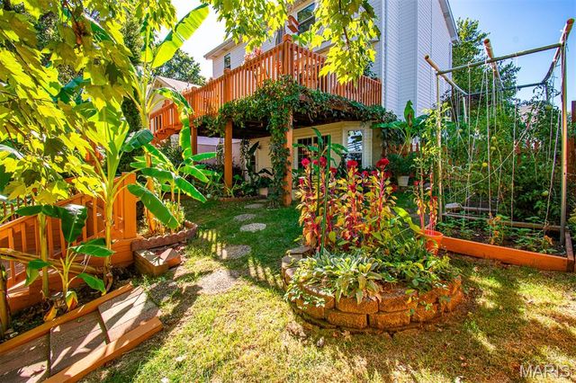 1228 EAGLES CREST Lane, St Charles, MO 63303