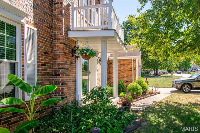 1228 EAGLES CREST Lane, St Charles, MO 63303