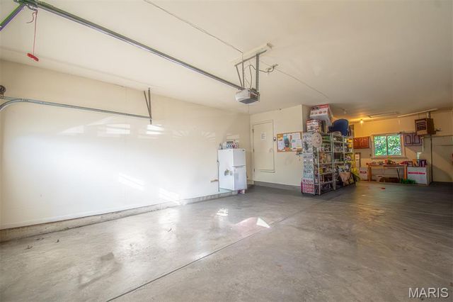 1228 EAGLES CREST Lane, St Charles, MO 63303