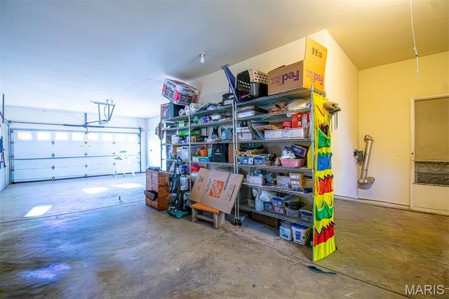 1228 EAGLES CREST Lane, St Charles, MO 63303