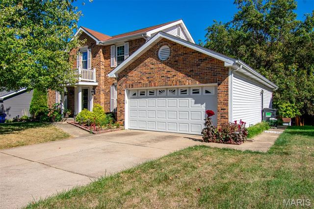 1228 EAGLES CREST Lane, St Charles, MO 63303