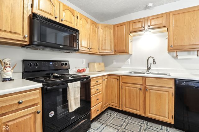 1208 Brittany Circle A, Brownsburg, IN 46112