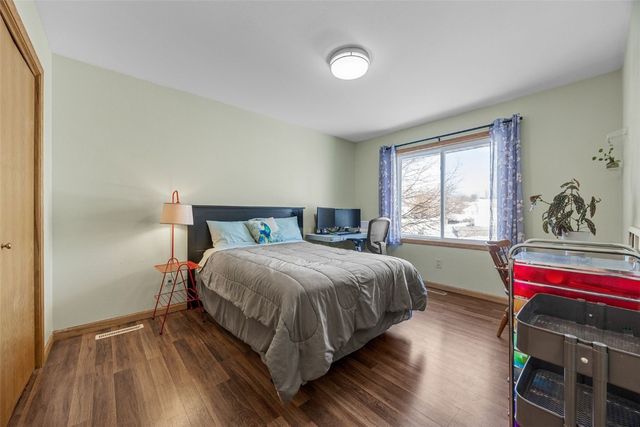 1784 Park Ridge Drive, Coralville, IA 52241