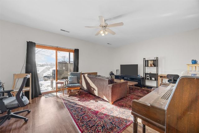 1784 Park Ridge Drive, Coralville, IA 52241