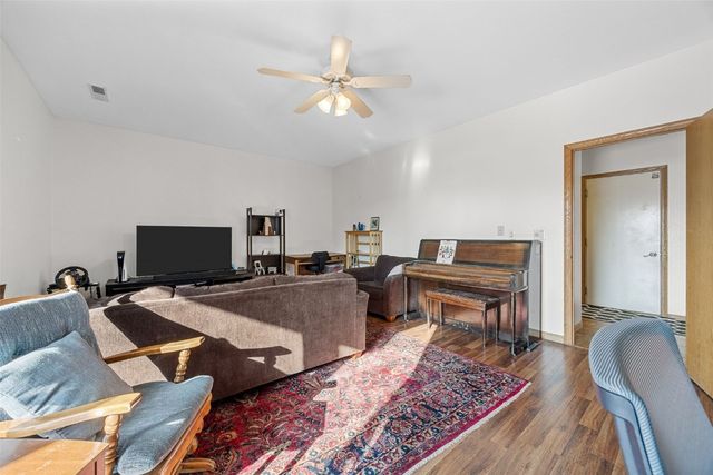 1784 Park Ridge Drive, Coralville, IA 52241