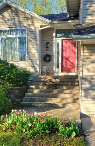 1784 Park Ridge Drive, Coralville, IA 52241