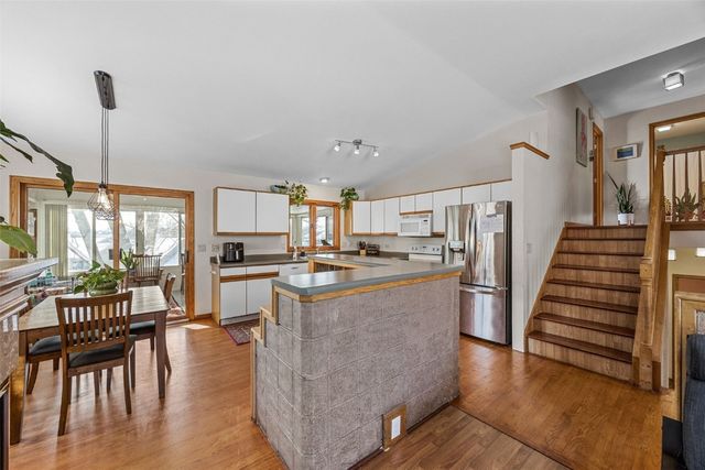 1784 Park Ridge Drive, Coralville, IA 52241