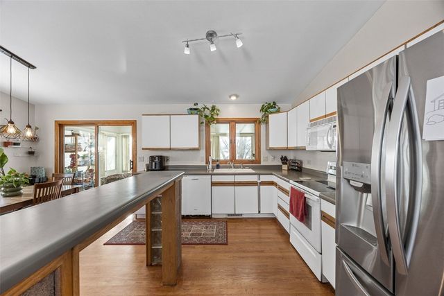 1784 Park Ridge Drive, Coralville, IA 52241