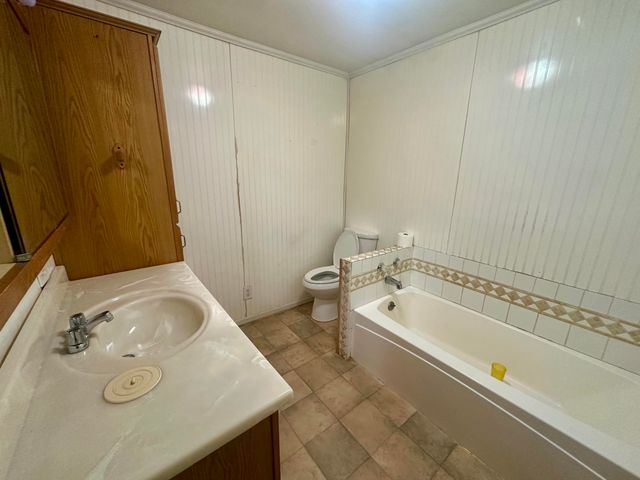 20119 Highway Z, Everton, MO 65646