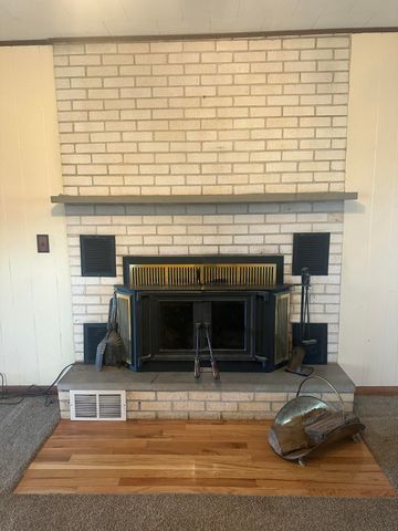 20119 Highway Z, Everton, MO 65646