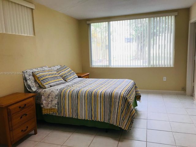 1201 NE 191st St G113, Miami, FL 33179