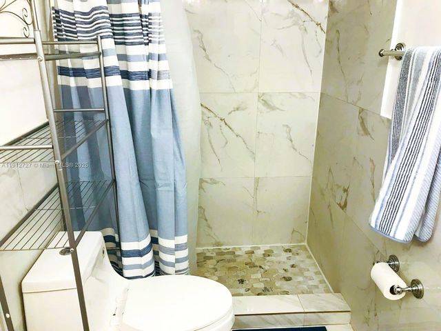 1201 NE 191st St G113, Miami, FL 33179