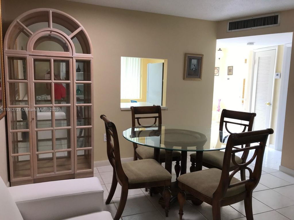 1201 NE 191st St G113, Miami, FL 33179