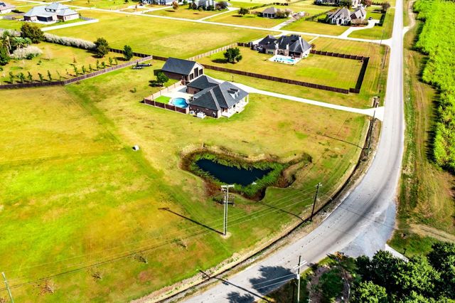 168 Bull Run Rd, Schriever, LA 70395