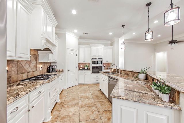 168 Bull Run Rd, Schriever, LA 70395