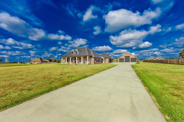 168 Bull Run Rd, Schriever, LA 70395
