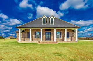 168 Bull Run Rd, Schriever, LA 70395