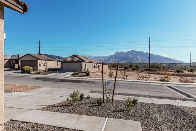 9253 N Agave Gold Road, Tucson, AZ 85742