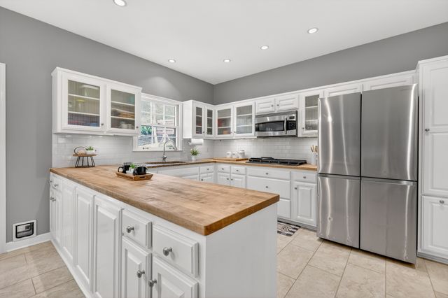 4321 Oakcrest Ln, Hermitage, TN 37076