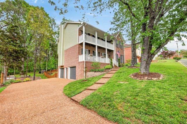 4321 Oakcrest Ln, Hermitage, TN 37076