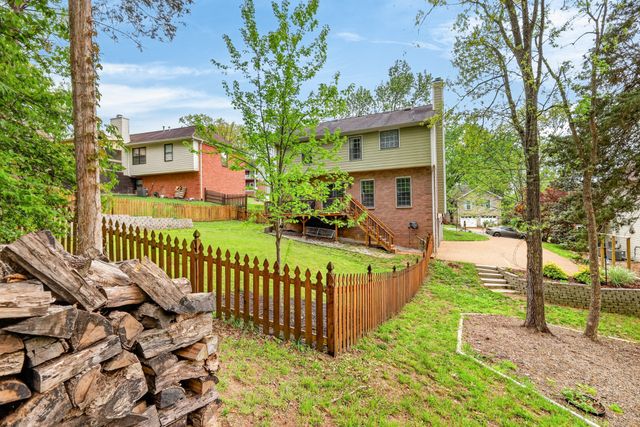 4321 Oakcrest Ln, Hermitage, TN 37076