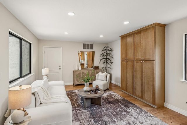 809 Runningwood Circle, Mountain View, CA 94040