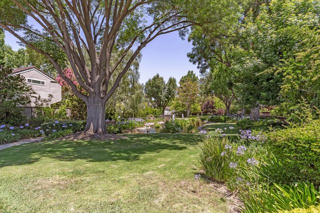 809 Runningwood Circle, Mountain View, CA 94040