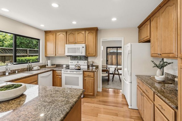 809 Runningwood Circle, Mountain View, CA 94040
