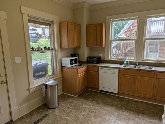 65 E Court ST, Rocky Mount, VA 24151
