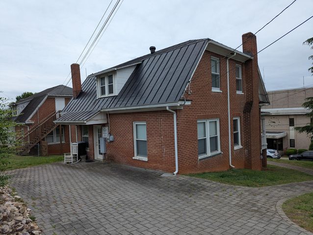 65 E Court ST, Rocky Mount, VA 24151