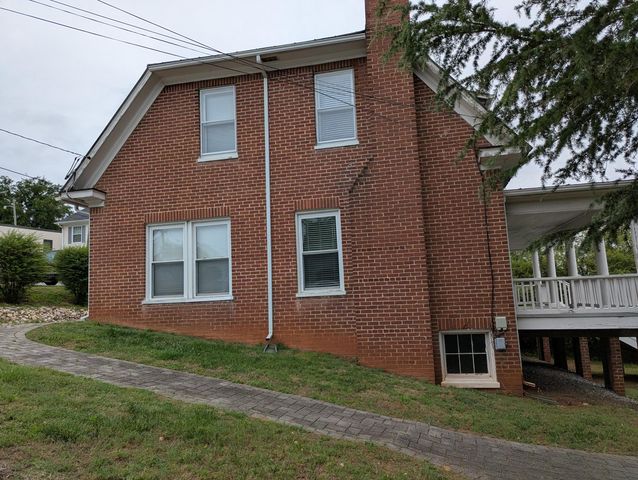 65 E Court ST, Rocky Mount, VA 24151