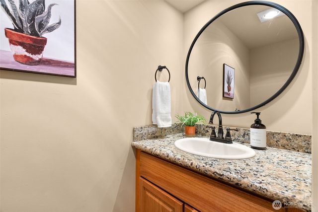 3926 NW Fairway Lane, Bremerton, WA 98312