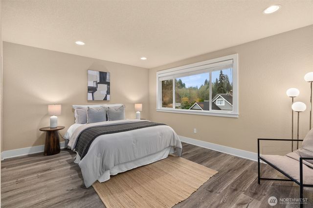 3926 NW Fairway Lane, Bremerton, WA 98312