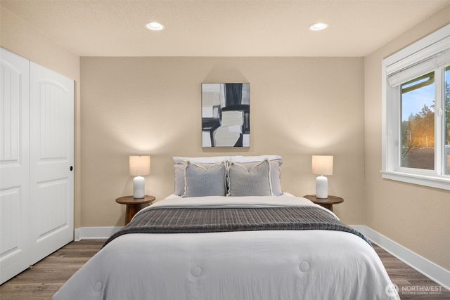 3926 NW Fairway Lane, Bremerton, WA 98312