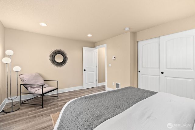 3926 NW Fairway Lane, Bremerton, WA 98312