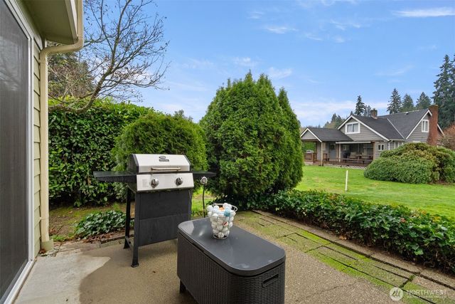 3926 NW Fairway Lane, Bremerton, WA 98312