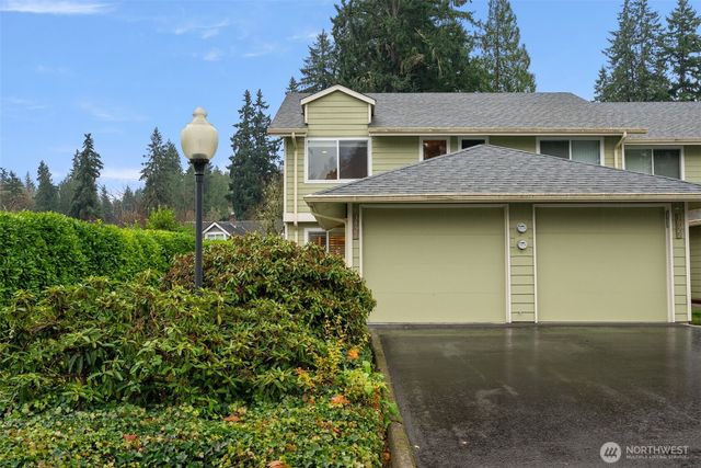 3926 NW Fairway Lane, Bremerton, WA 98312