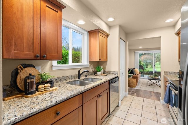 3926 NW Fairway Lane, Bremerton, WA 98312