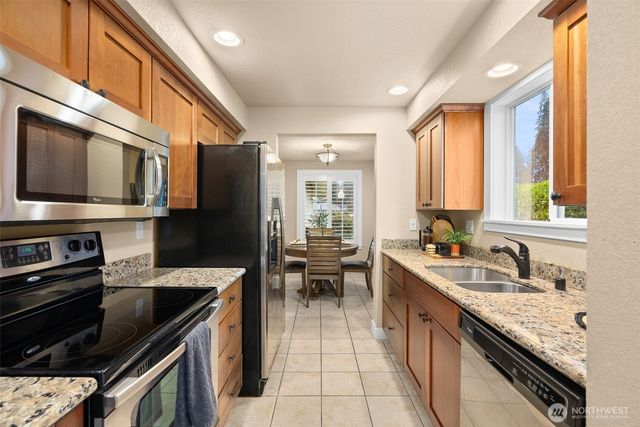 3926 NW Fairway Lane, Bremerton, WA 98312