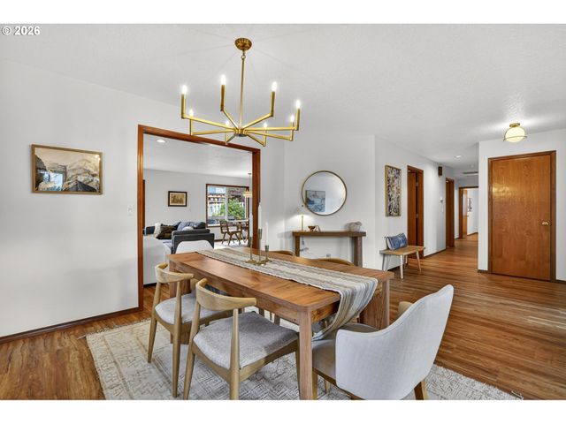 15060 Se DIAMOND Dr, Clackamas, OR 97015