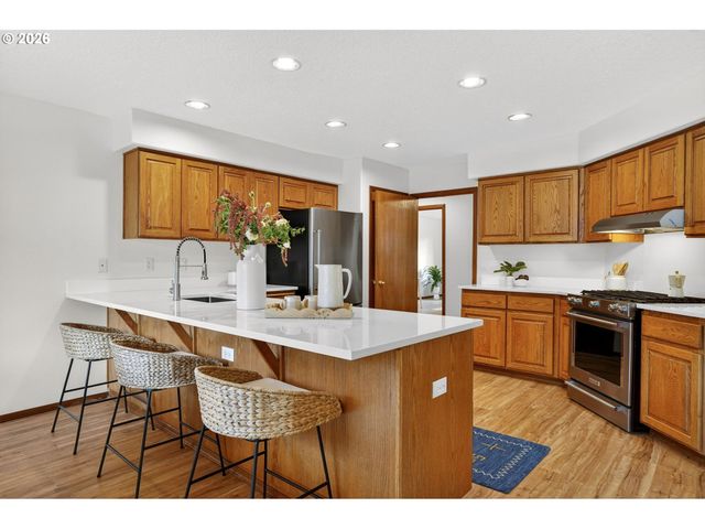 15060 Se DIAMOND Dr, Clackamas, OR 97015